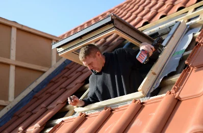 Pose de fenêtres de toit Velux à Biederthal